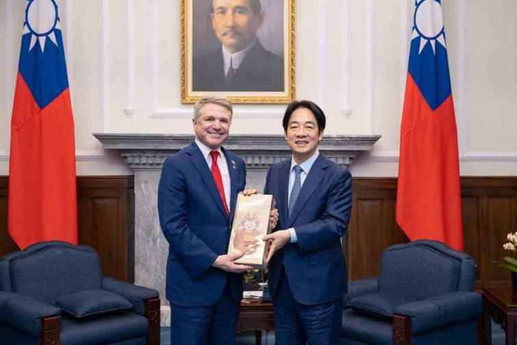 ▲賴清德總統今天上午接見美國聯邦眾議長指派外交委員會主席麥考爾（Michael McCaul）跨黨派議員慶賀團。（總統府提供）