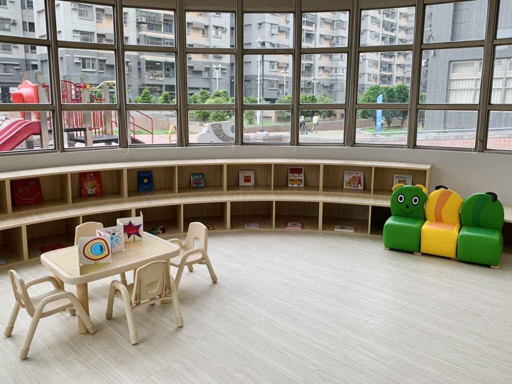 ▲精忠公共托嬰中心位於嘉義市東區林森東路722-16號(精忠新城內),收托資格為設籍本市且截至113年7月1日滿2足月至未滿2足歲之嬰幼兒。(嘉義市政府提供)