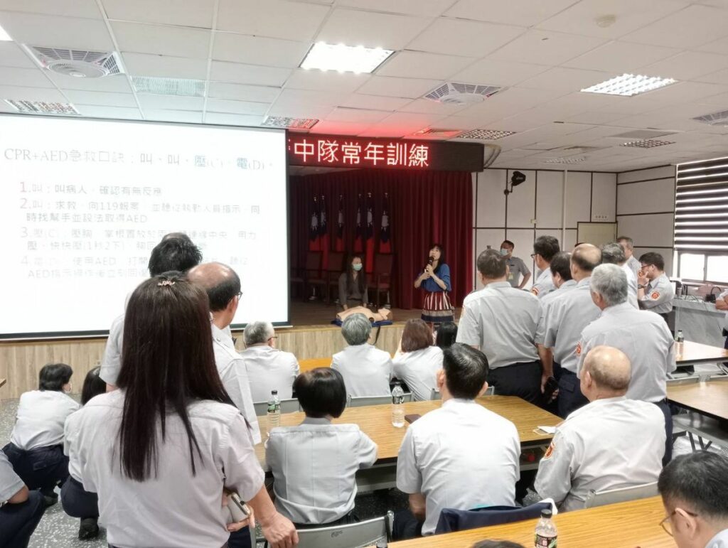 其中部分課程商請康寧醫院,亞太健康管理協會、中華民國生命保護協會等外聘教官主講,內容生動活潑,落實宣導政府政令