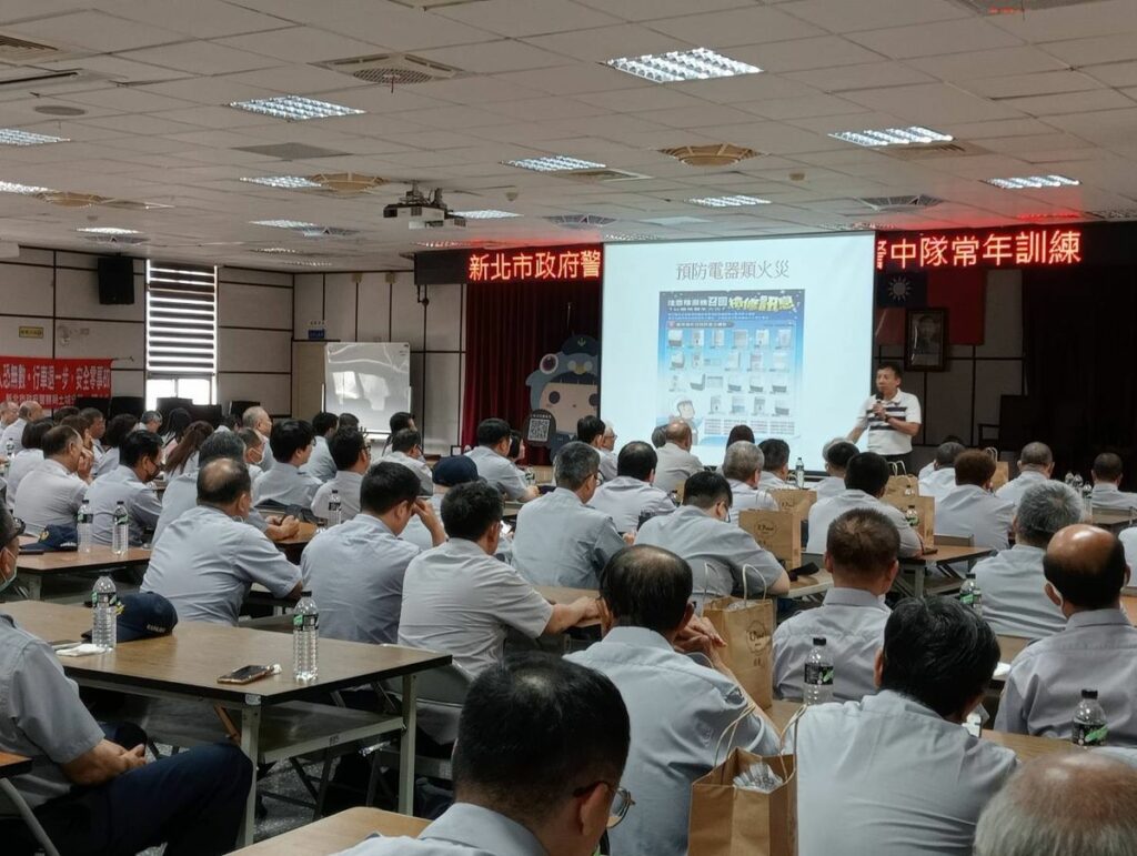 其中部分課程商請康寧醫院,亞太健康管理協會、中華民國生命保護協會等外聘教官主講,內容生動活潑,落實宣導政府政令
