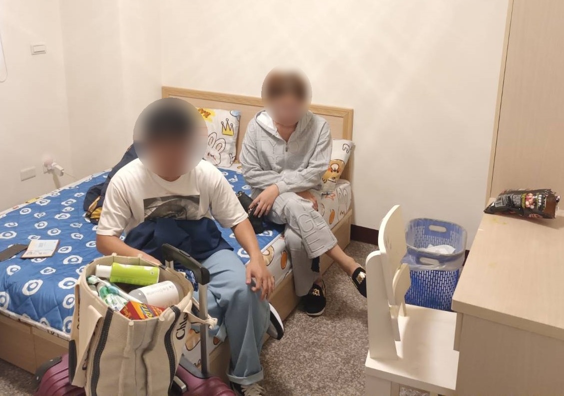 ▲圖說:警方查獲隱身於民宅的性交易案,從事交易的竟是「泰男 !」 (圖/台中市政府提供)