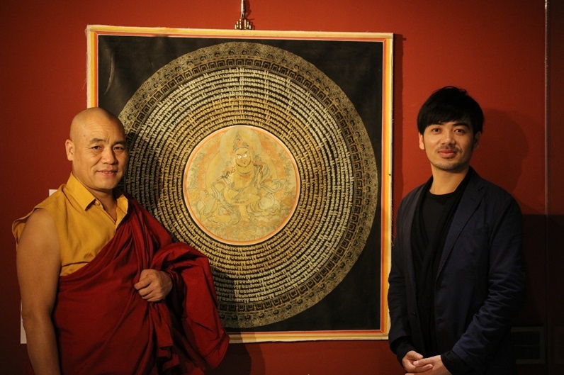 ▲圖說:旅日西藏勉唐派格桑畫師(右)與藏文書法家烏金仁波切(左) (圖/琉璃光美術 提供)