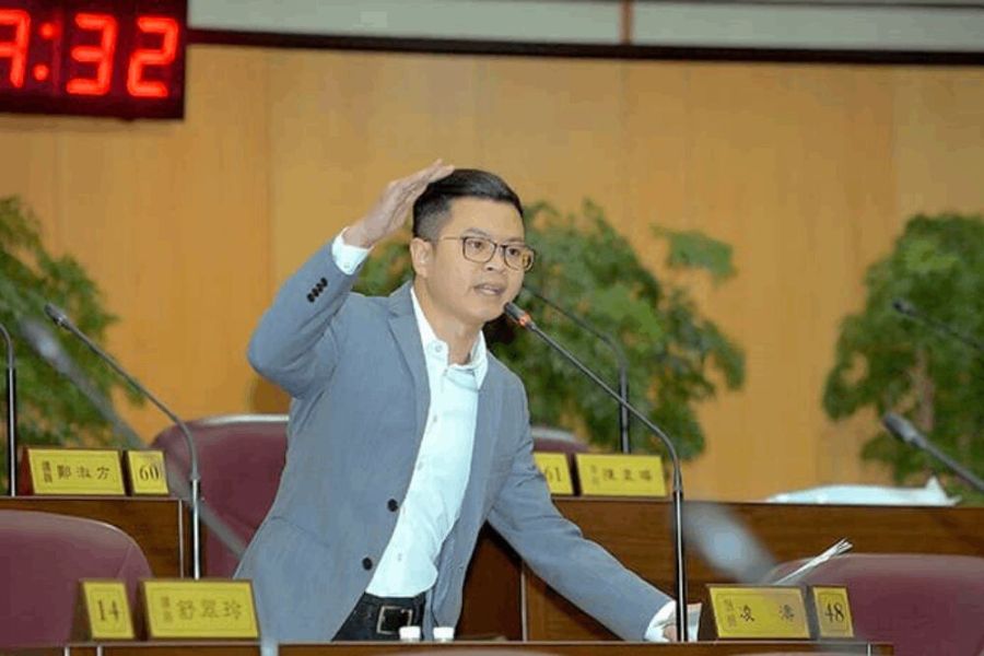 卓榮泰盼「明天群眾不用集結」 凌濤:民進黨內有不同聲音 248 照片來源:卓榮泰 臉書、凌濤臉書