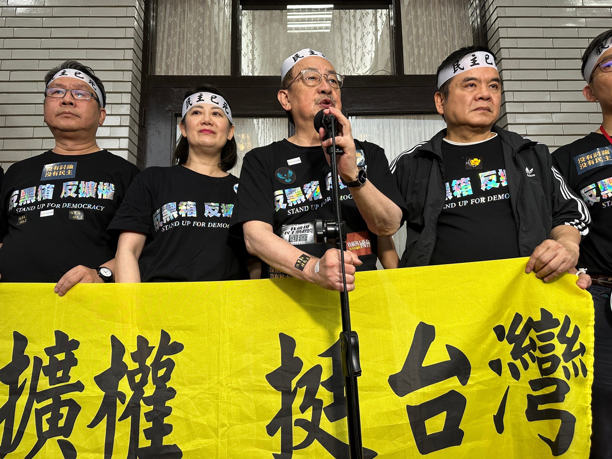 民進黨立法院黨團總召柯建銘表示,針對藍白強推《立法院職權行使法》部分條文修正案,在總統公告實施3日後,民進黨團一定會提出釋憲。林啟弘攝
