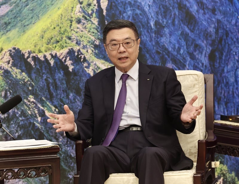 行政院長卓榮泰表示,行政院將會在收到立法院三讀通過的《立法院職權行使法》條文後,研議依憲法增修條文所定之程序移請立法院覆議。中央社