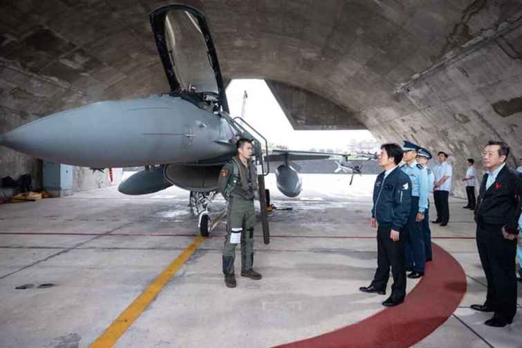 ▲國軍弟兄姊妹都以堅定的決心、卓越的戰技，發揚空中戰力，守護我們的領空。（記者張玉泰攝）