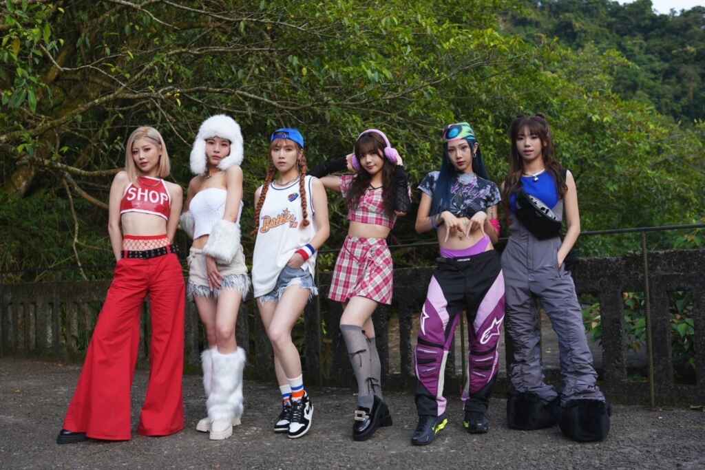 ▲啦啦隊女神發單曲,女團「MEME秘密」由左起電豹女隊長小楓、語萱、草莓、笑笑、筱緹、安汝。(想想時間有限公司提供)
