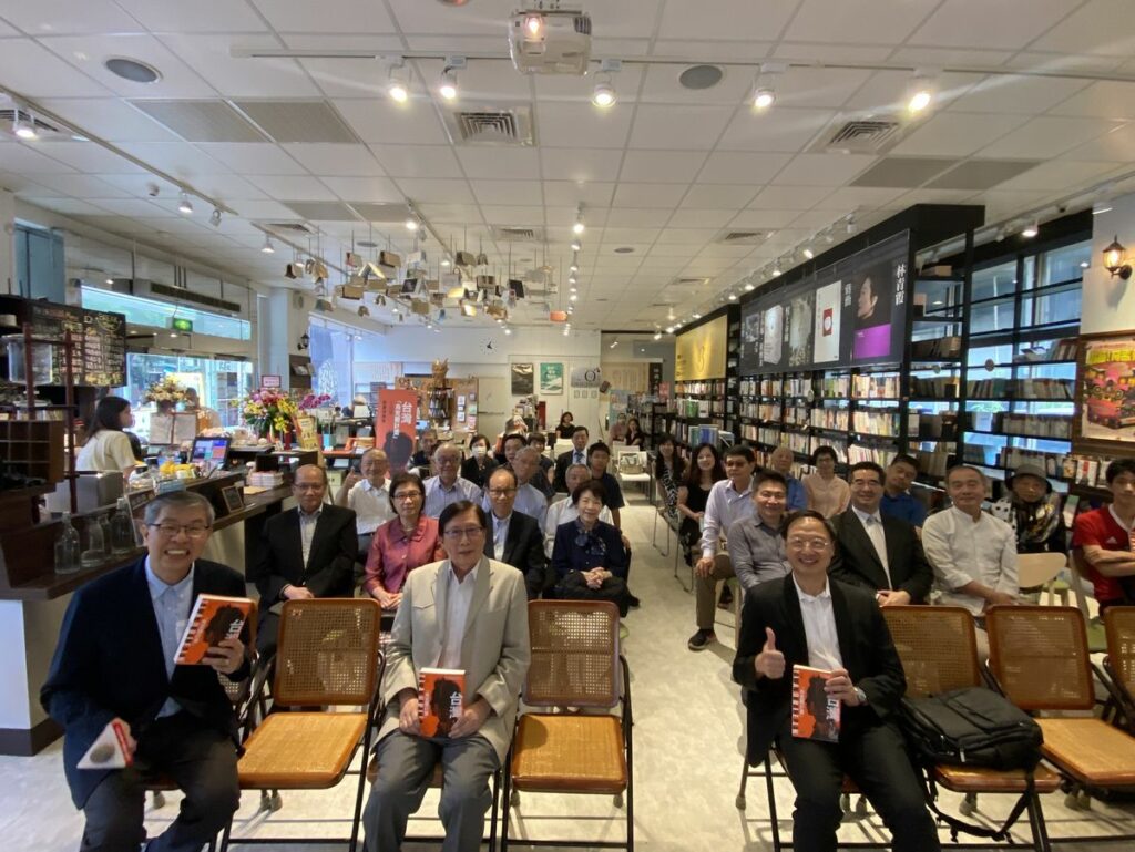 前行政院長劉兆玄(上官鼎)於時報文化舉辦新書發表會