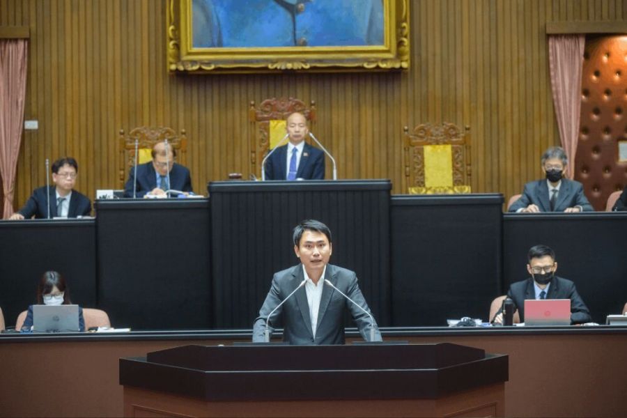 國會朝野對槓場外群眾聚 陳冠廷預告:未來釋憲解決爭議 238 照片來源:陳冠廷提供