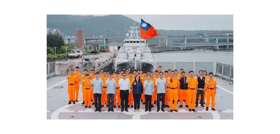 海巡勇艦、萬浬護漁管碧玲慰勉海巡堅守人道救援 善盡國際義務