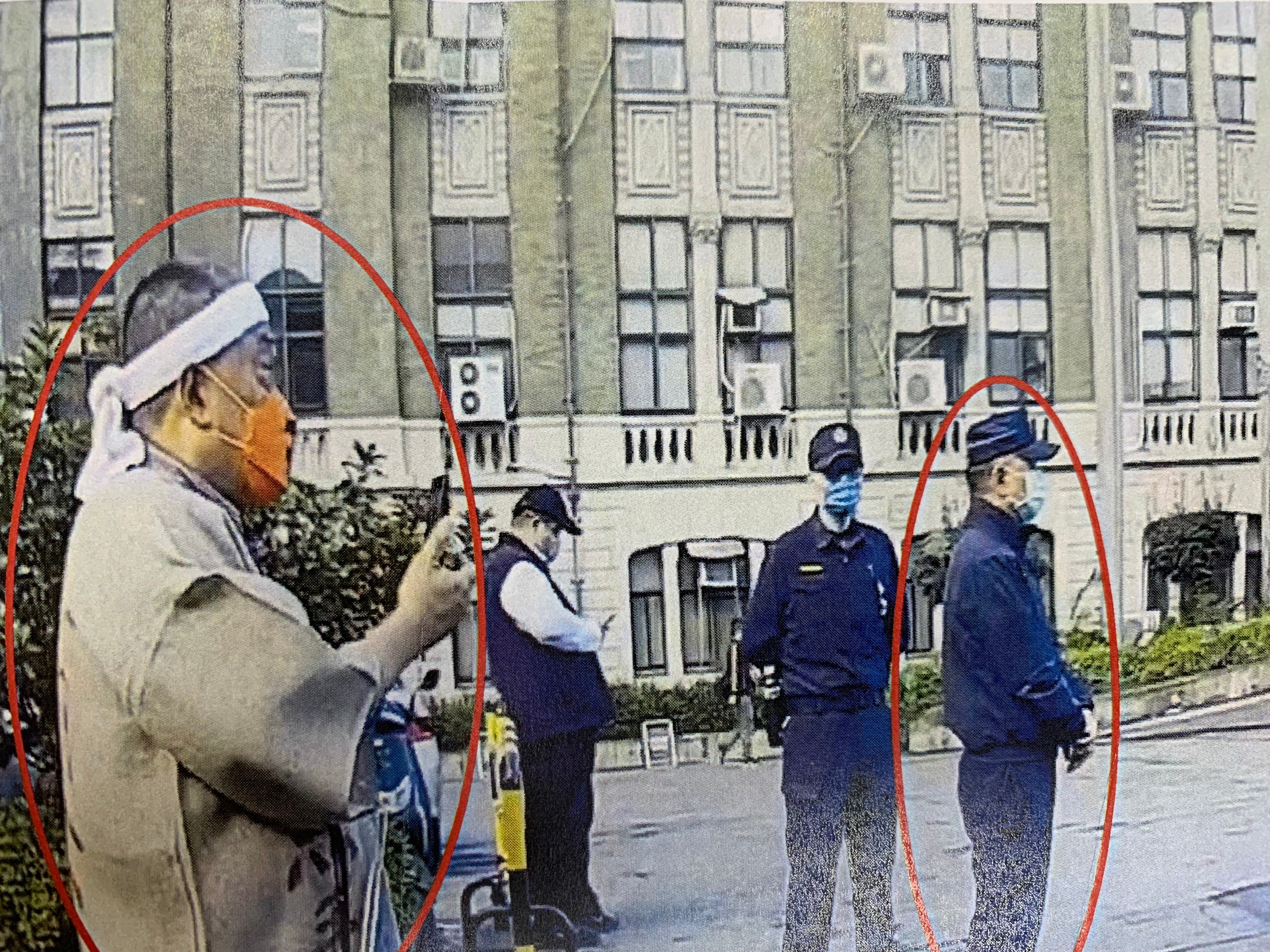 陳姓男子(左)誣告高等法院法警長(右)傷害,被台北地檢署提起誣告公訴。翻攝畫面。