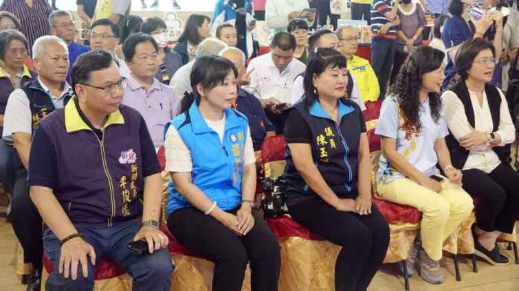 ▲2024鹿港慶端陽宣傳記者會，彰化縣長王惠美、彰化縣龍舟委員會主委凃淑媚議員、縣議員黃千宴、陳玉姬、温芝樺、新聞處長李俊德等與會。 （記者林明佑攝）