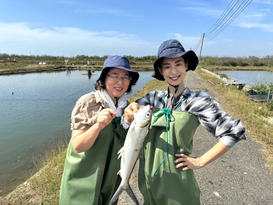 【有影】大久保麻梨子與母再遊台南 難忘抓虱目魚體驗 249 cnews124240530a01
