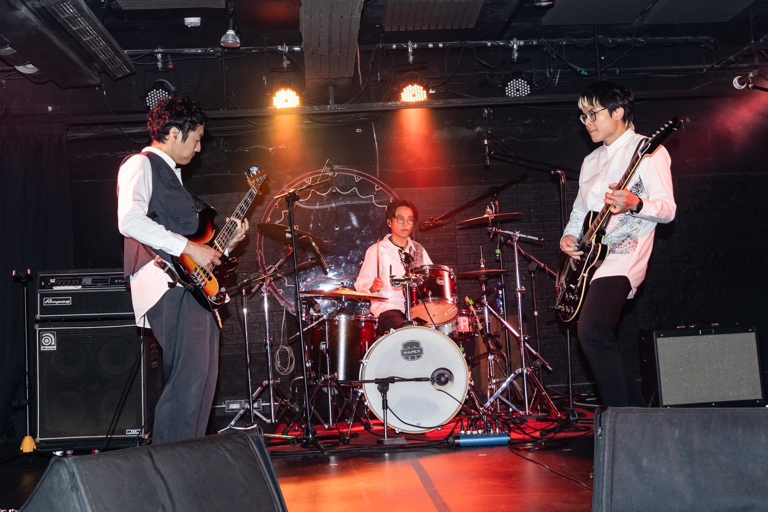 拍謝少年三位團員先前都還必須以正職工作來維持音樂創作,不過募資情況越來越好,3人也已經辭去工作專心做音樂。圖/海口味有限公司提供