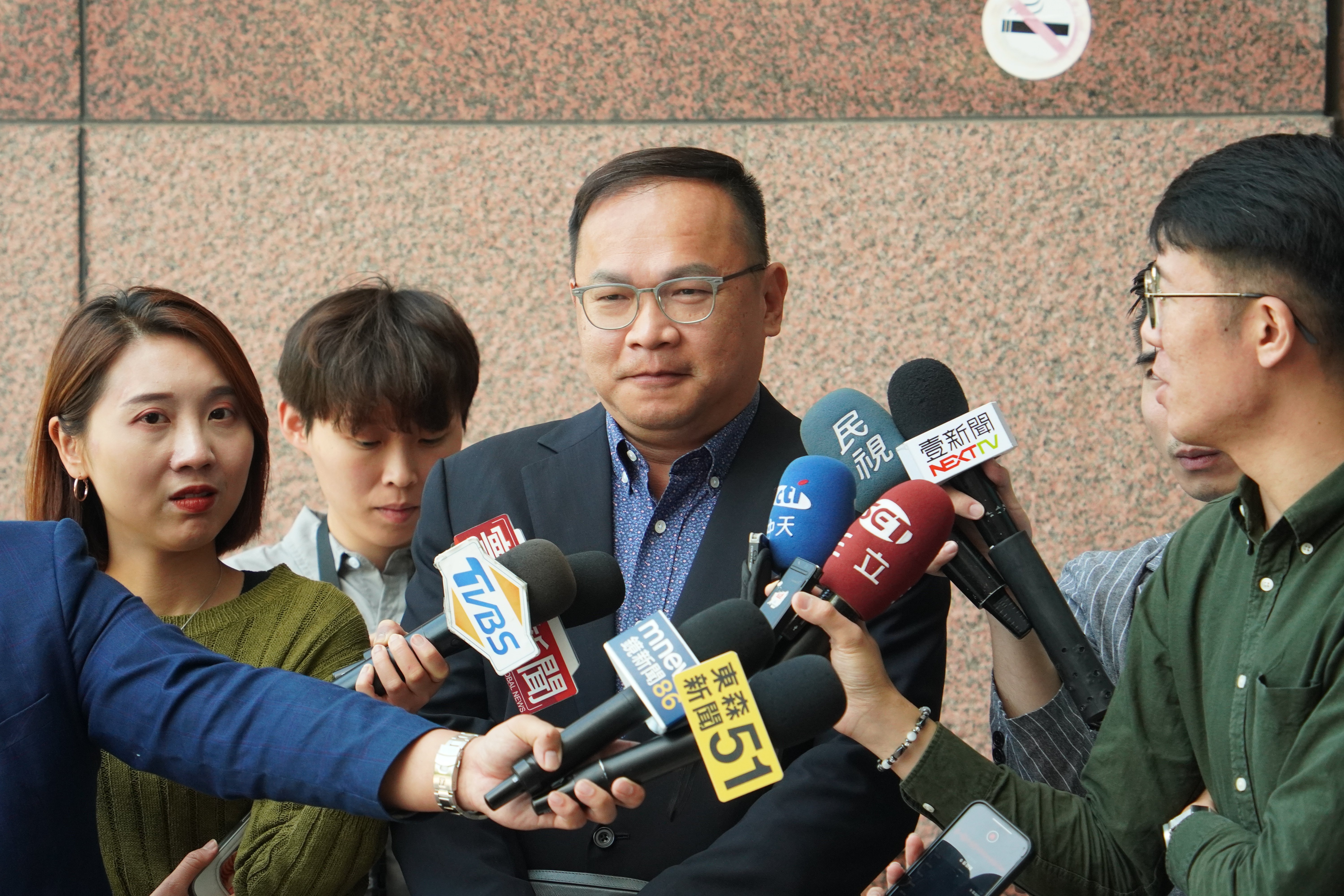 民進黨政策會執行長王義川在媒體上自爆用手機、基地台訊號比對519草根行動、青鳥行動及10年前的太陽花運動群眾是不同群,引爆國家違法監控人民疑慮。資料照片/林泊志攝
