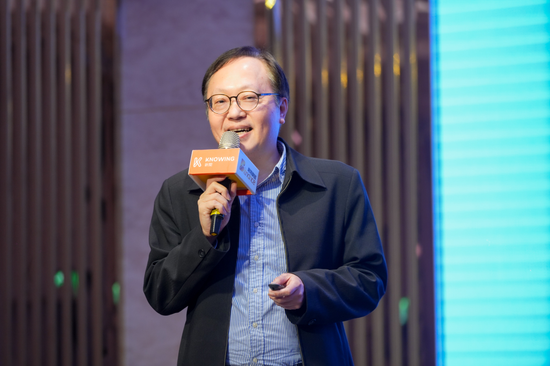 《Hit FinTech》環球睿視執行長蘇育民:Computex全球領先導入環球睿視AIspeakin雙向即時AI語譯