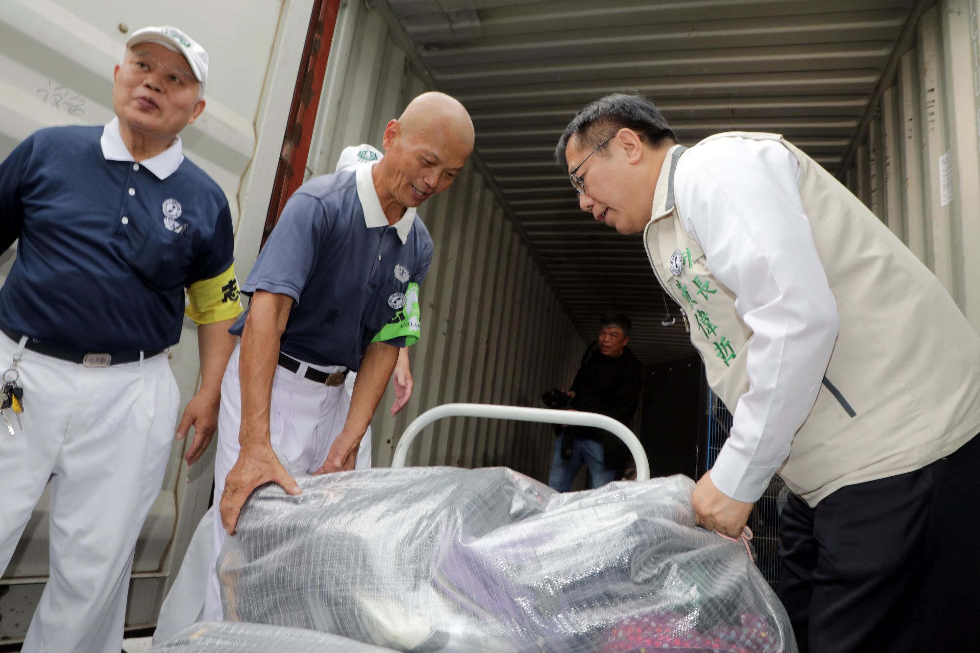 ▲台南市市長黃偉哲到場響應「舊鞋救命」募集活動。（圖／記者陳彥霖翻攝）