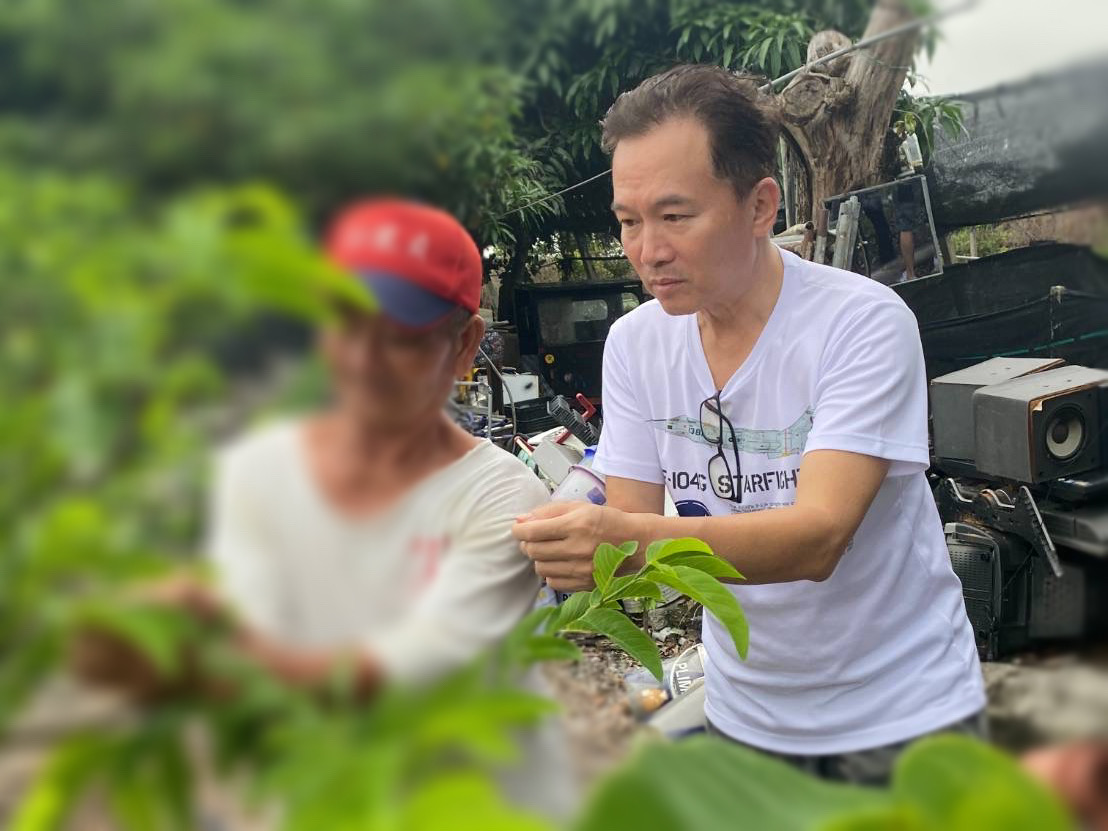 大愛劇《生命的麥田》開鏡後,孫鵬立刻前往田調,與原型人物見面