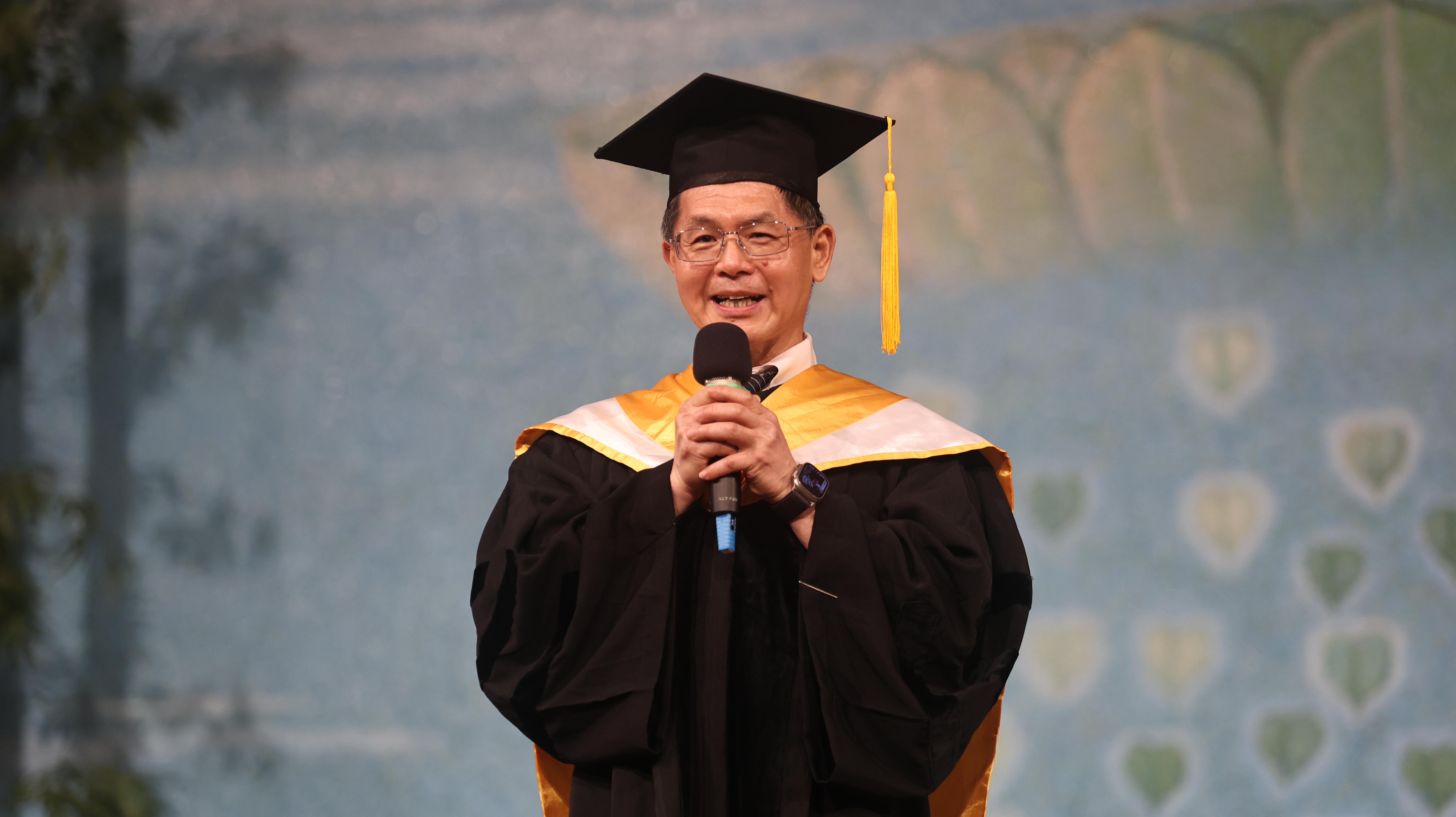 濟科技大學校長羅文瑞勉勵大家不斷自我學習、持續成長,才能跟上時代腳步。