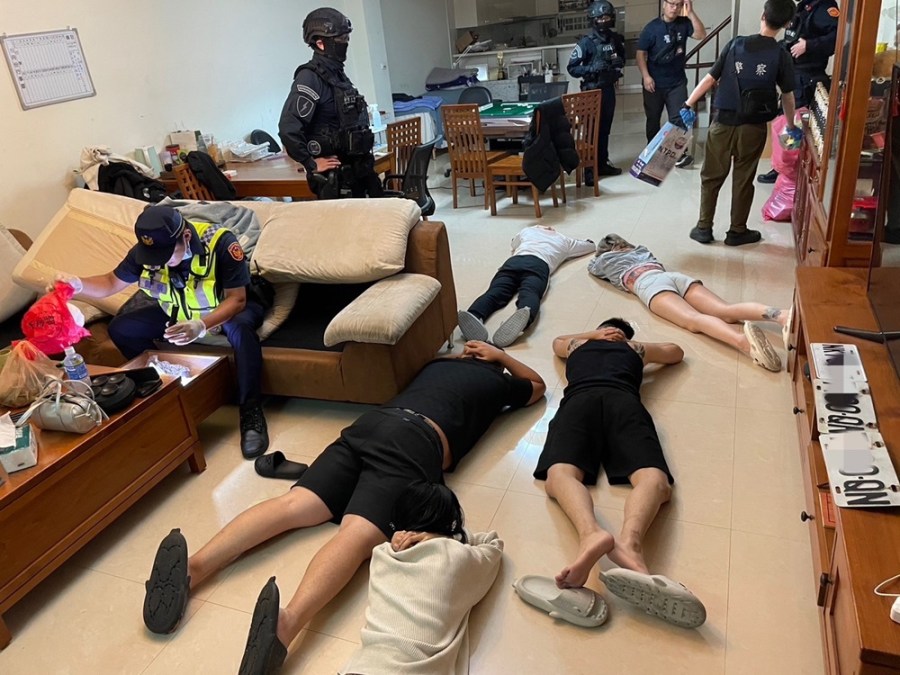 直播間涉藏毒品 板橋警逮8人查獲槍與毒品 266 cnews204240531a08