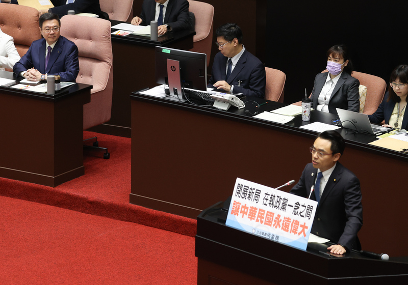 國民黨籍立委洪孟楷在卓揆施政報告後質詢是否支持廢死,卓揆不願表態。圖/中央社