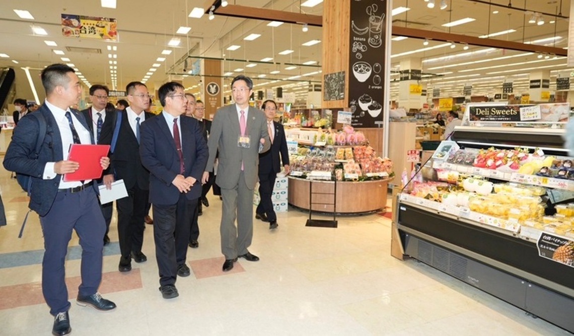 台南市長率團出席日本熊本台灣展行銷農特產