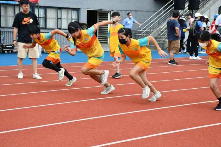 ▲彰化市運動大會徑賽選手練習時即熱力四射。（彰化市公所提供）