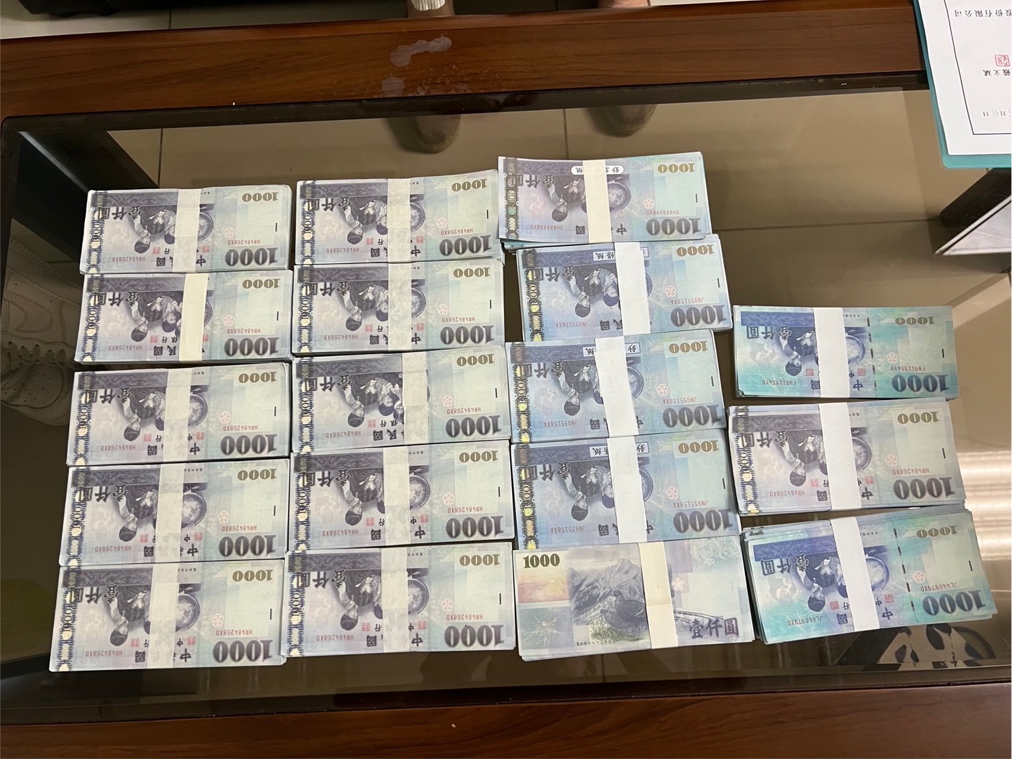 周女(63歲)遭詐騙達新台幣500多萬元。(記者黃荷琇 翻攝)