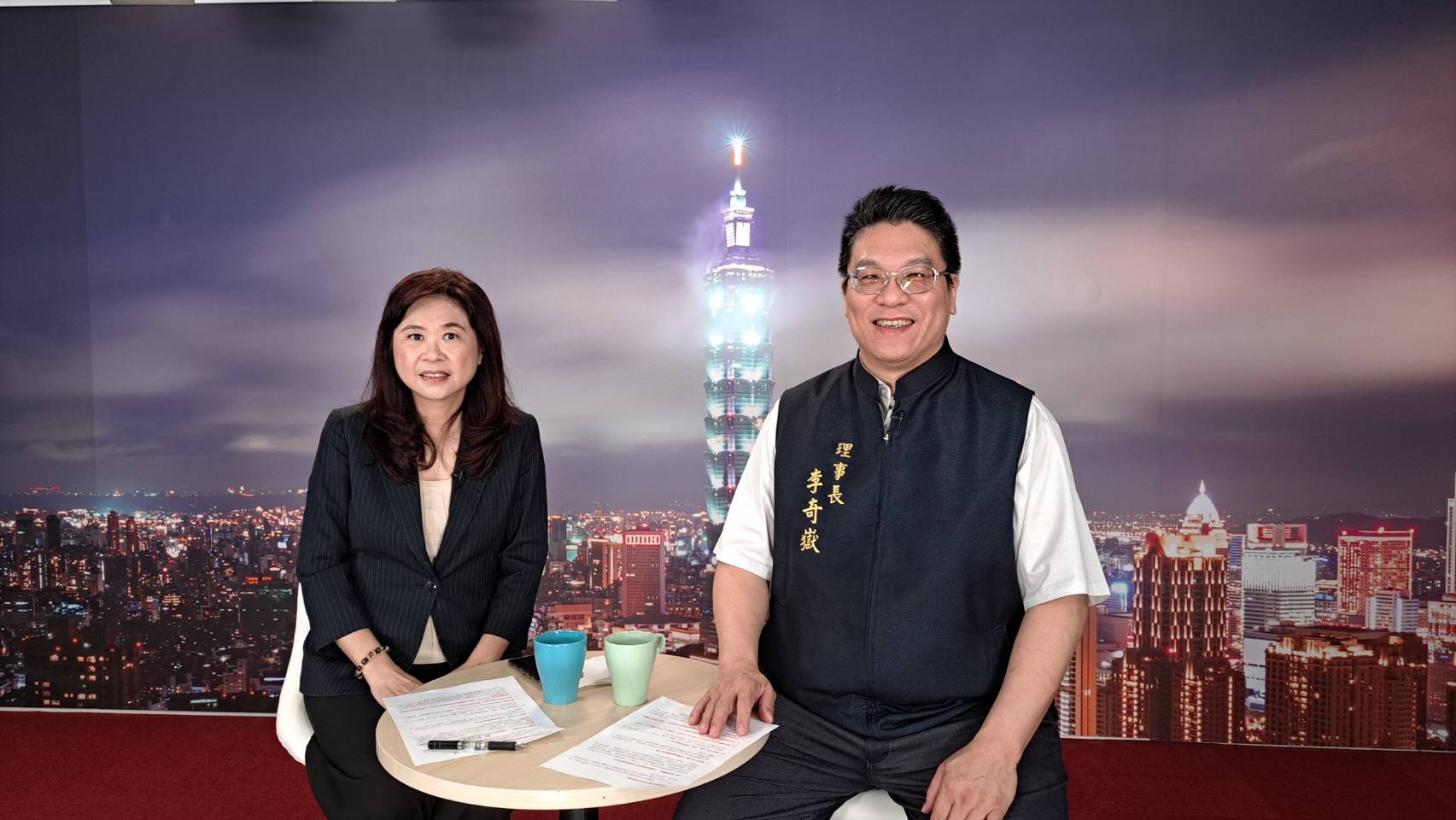 中華優質旅遊發展協會理事長李奇嶽(右)表示,禁團令關乎台灣百萬人生計。圖/宋秉忠攝