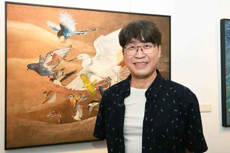 ▲南投市星紅藝廊於今天舉辦王金村「逍遙遊」畫展開幕茶會，這次畫展以台灣的「野鳥」為主題，歡迎各界同好前來觀賞，一同感受台灣自然野鳥的愜意生活。（記者張玉泰攝）
