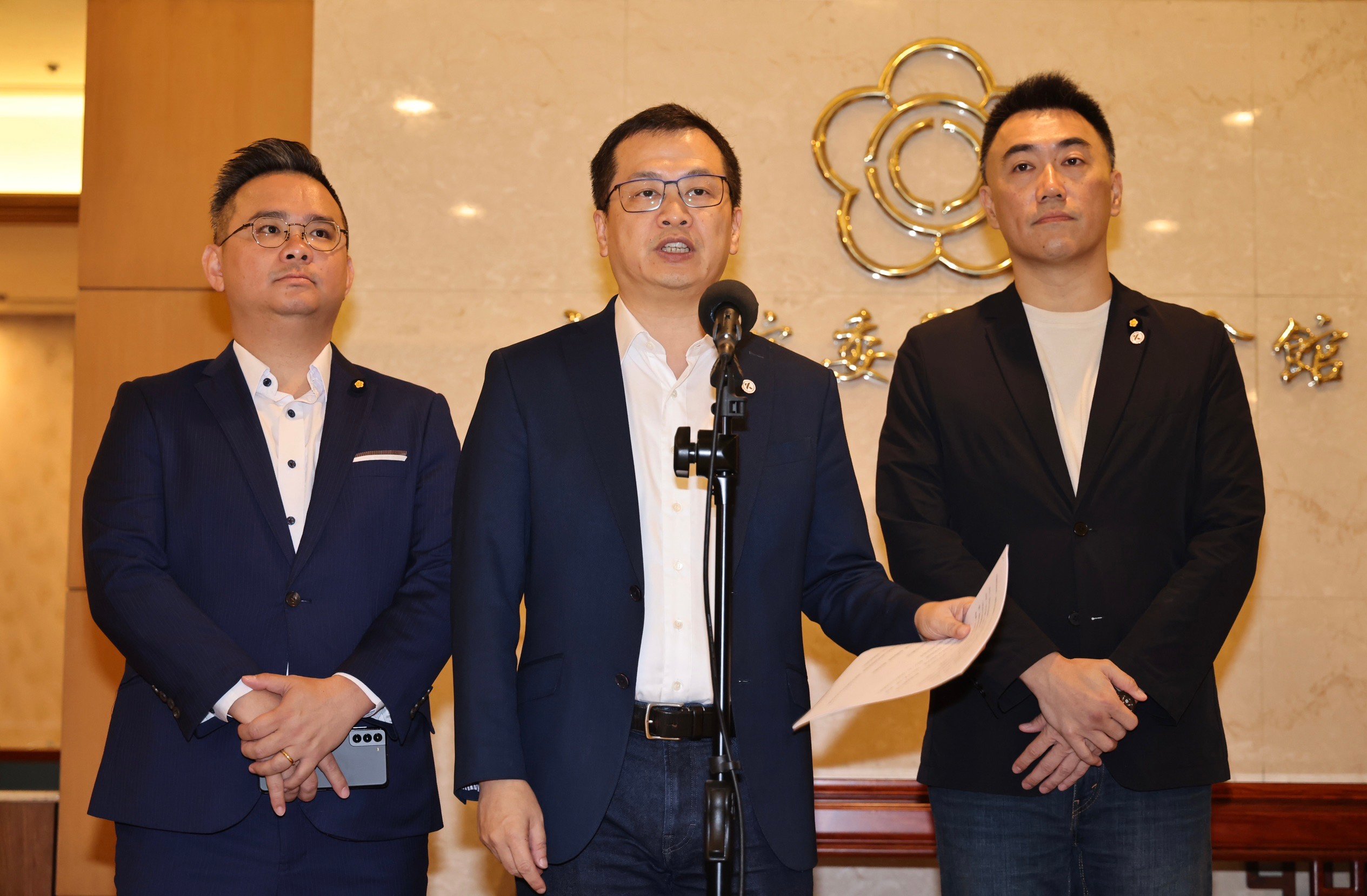 針對廢除監察院爭議,羅智強(中)等立委提出四點倡議,呼籲廢院不廢權、先凍再廢以及否決人事同意權。林啟弘攝