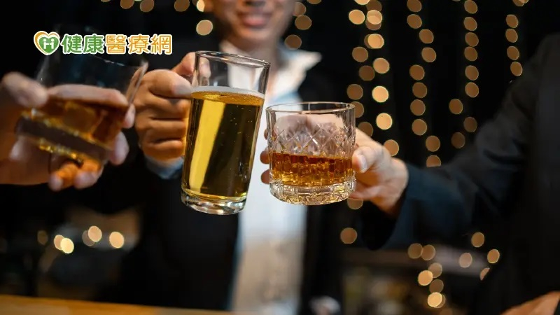 酗酒男「一吃就吐」竟是胰臟炎合併胰管結石 「1治療」90分鐘助精準擊破