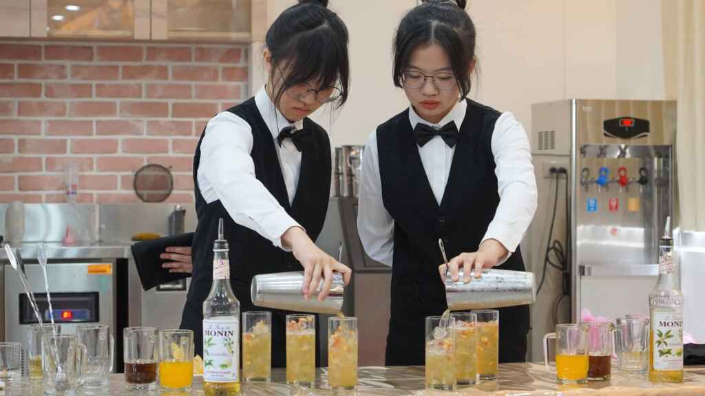 ▲茶改場去年在大葉大學舉辦的創意茶飲調製賽限學生參加,今年比賽將開放社會組。(大葉大學提供)