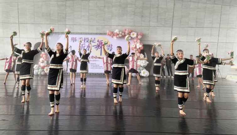 ▲活動結合了南投縣參加全國舞蹈表演比賽的學校，為觀眾帶來不同的視覺藝術體驗。（記者張玉泰翻攝）
