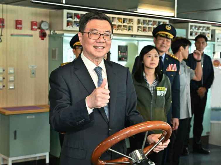 ▲行政院長卓榮泰對於海巡同仁在守護海洋安全、岸際執法及海難救助方面的辛勞表示肯定與感謝。（新傳處提供）