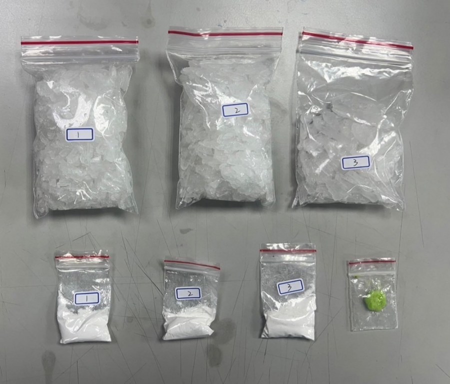 見警拔腿狂奔 47歲心虛男丟牛肉乾袋涉藏安毒 226 cnews204240603a17