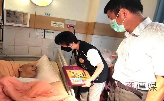 端午節將至南投縣榮服處慰問住院榮民