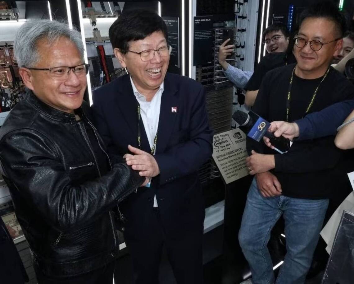 漾新聞|黃仁勳證實全台最大AI超級電腦在高雄!鴻海宣布攜手輝達建置台灣先進算力中心驅動集團三大智慧平台