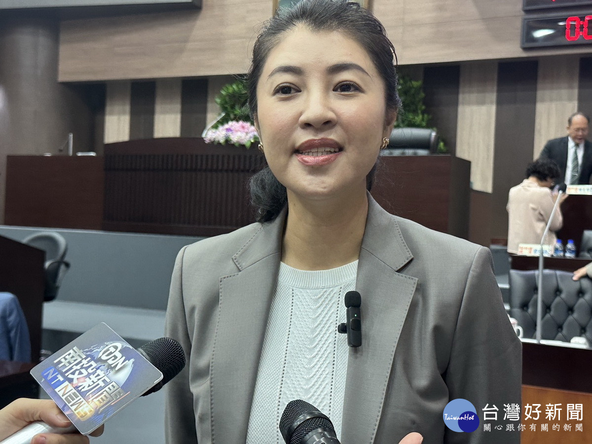 許縣長說會統整議員的建議努力做好。(記者扶小萍攝)