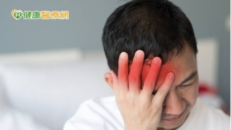 忘記工作大小事、認不得親人,上班族才「中年就失智」 醫揭原因