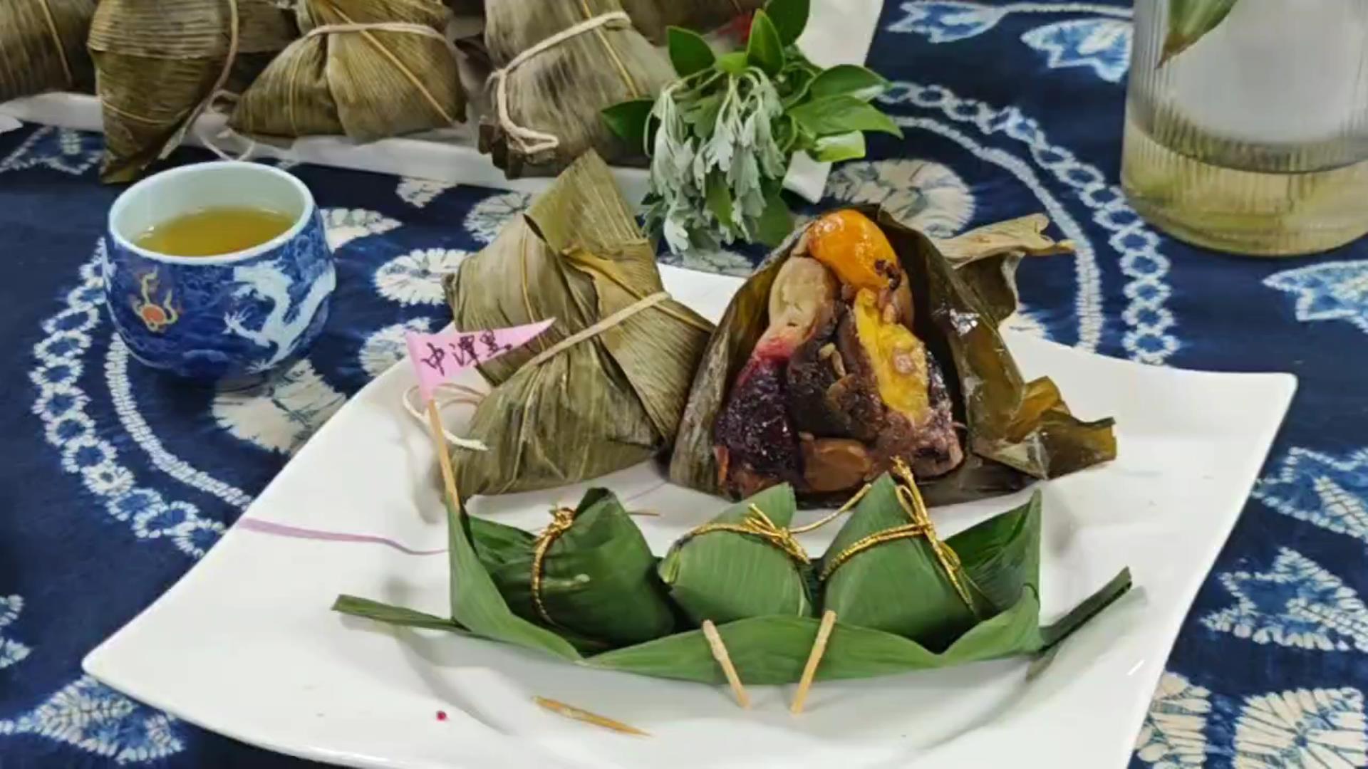 ▲田中鎮農會首次舉辦黑米創意粽賽,比賽以「黑米」為主角,吸引不少包粽高手參賽,色香味俱全,看了令人垂涎三尺,充滿食慾。(記者張溎壕攝)
