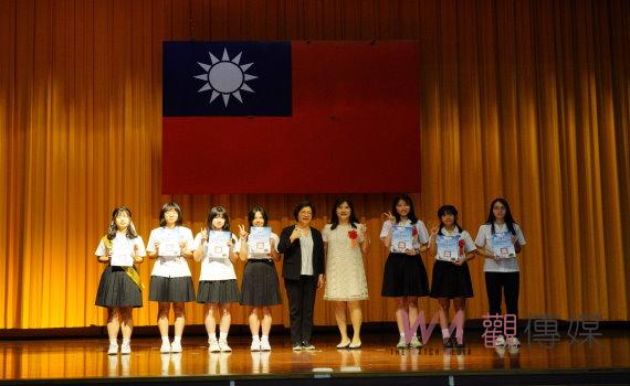 彰化女中112學年畢業典禮 王惠美向517名畢業生祝賀勉勵
