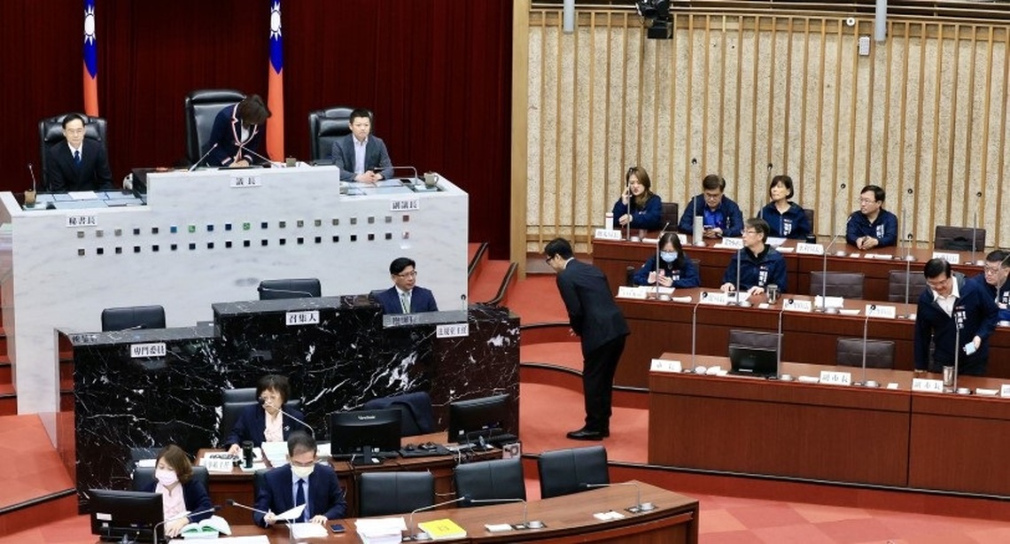 高雄市議會第4屆第3次定期大會閉幕 陳其邁率市府團隊感謝致意