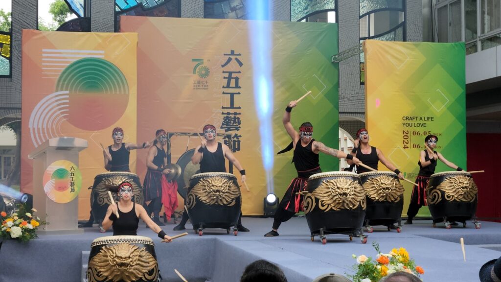 工藝中心70周年,宣告臺灣工藝人重要節慶「六五工藝節」,開幕式精彩演出。(圖/陳惠玲攝影)