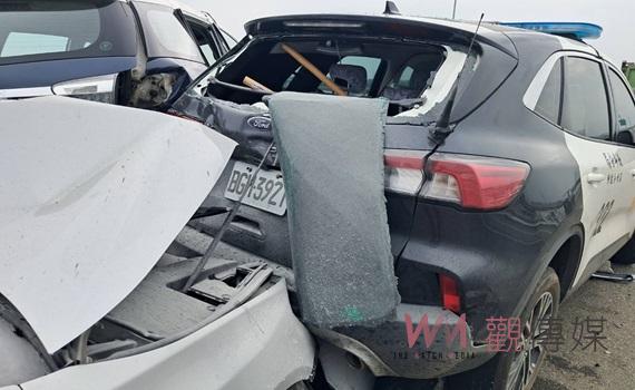 西螺警處理交通事故時警車遭撞 幸無人員重大受傷