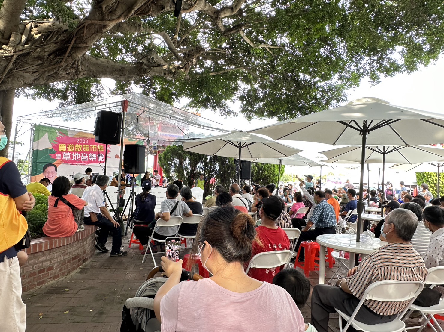 ▲「農遊時光懷舊嘉年華‧夏日音樂會」在寶藏寺舉辦別具氛圍。（資料照　芬園鄉公所提供）