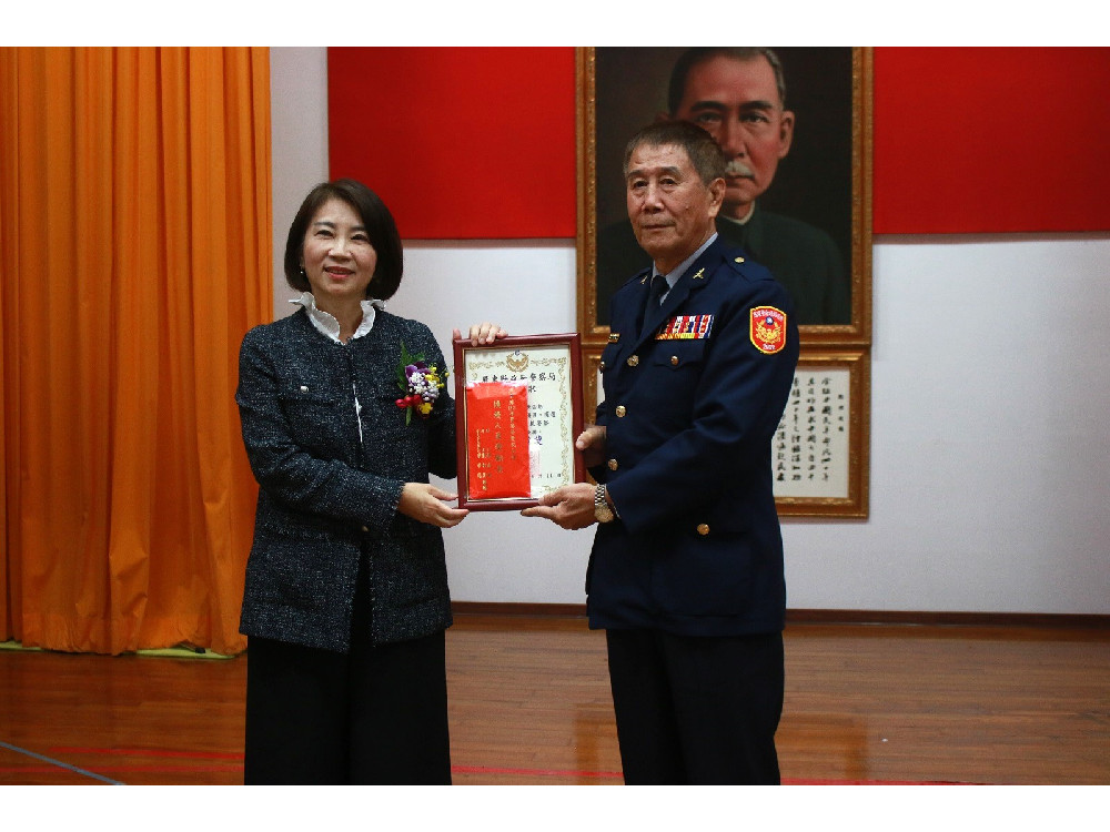周縣長親臨警察節慶祝大會  表揚績優員警及協勤民力