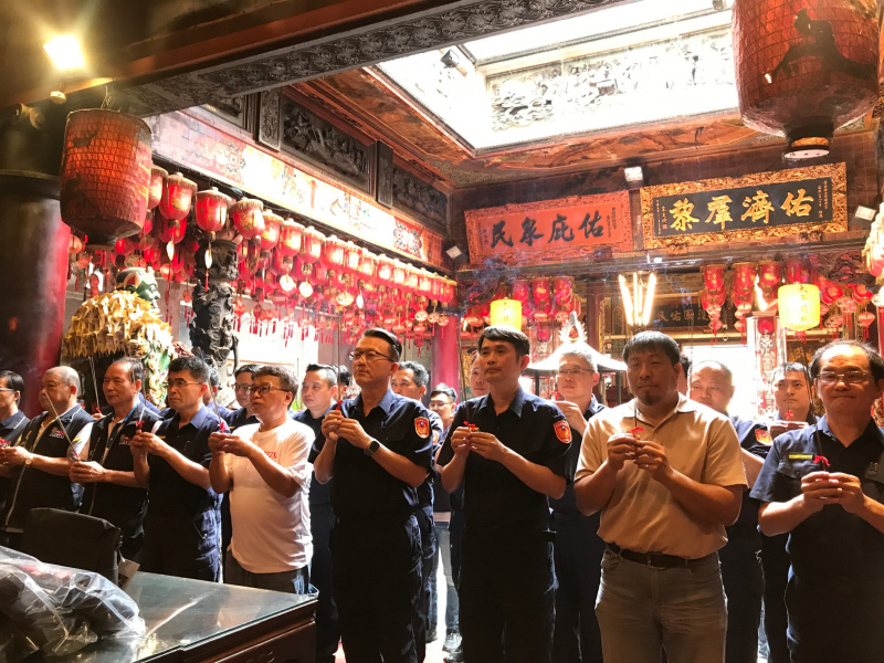 太平媽贈績優員警獎勵金!福興宮與西螺分局歡慶警察節