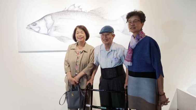 ▲展覽由現任「竹南蛇窯」藝術總監鄧淑慧擔任策展人，她將劉館長的收藏品按照不同地域分成十大類，每一類型都展現了不同區域的獨特風貌與文化特色。（記者林明佑攝）
