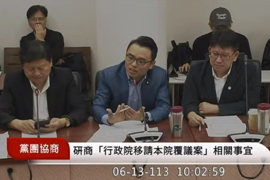 【有影】柯建銘跳針爭執發言順序 洪孟楷:你可以不要插話了嗎? 238 【有影】柯建銘跳針爭執發言順序 洪孟楷:你可以不要插話了嗎? 237